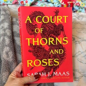 A Court of Thorns and Roses Book